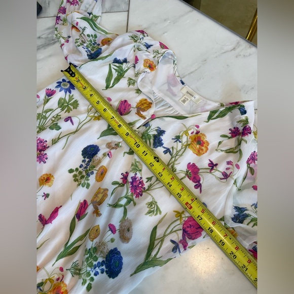 Tamara H., XS (loose, prob fit Sm) sheer over lining floral elastic waist top - Picture 6 of 7